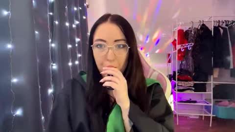 Amelia online show from October 14, 2025, 11:11 am