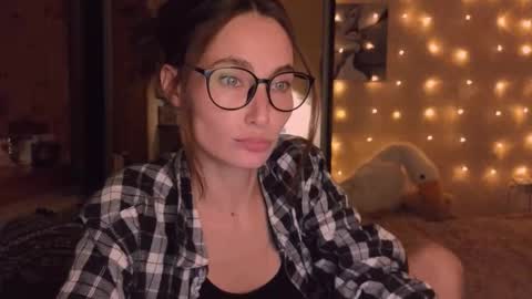 trying2fit online show from September 23, 2025, 7:06 pm