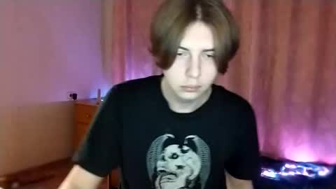 Snapshot of trypophob1a chatting on February 5, 2025, 11:06 pm Emilum online show from February 5, 2025, 11:06 pm