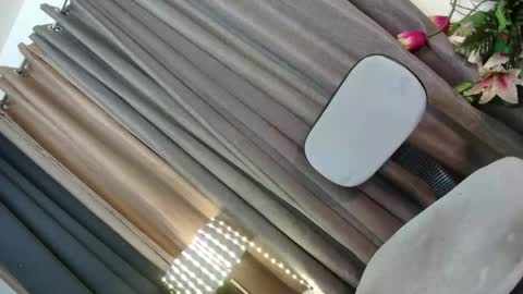 Chloe online show from December 9, 2024, 3:11 pm