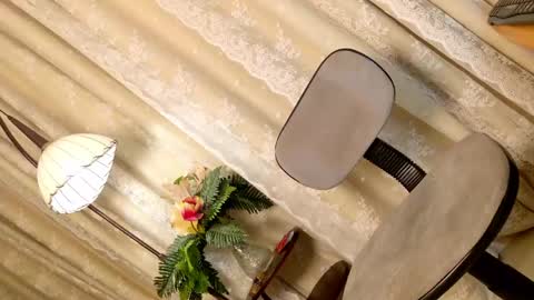 Chloe online show from March 7, 2026, 9:06 am