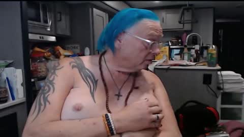 Evangeline online show from November 18, 2025, 6:29 am