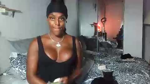 Amber White online show from September 9, 2025, 3:39 am