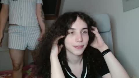 Snapshot of tsbubbles760 chatting on October 19, 2025, 9:48 pm TSBubbles online show from October 19, 2025, 9:48 pm