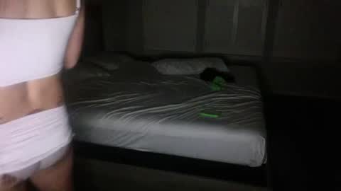 tscarlahdez online show from October 8, 2025, 4:32 am