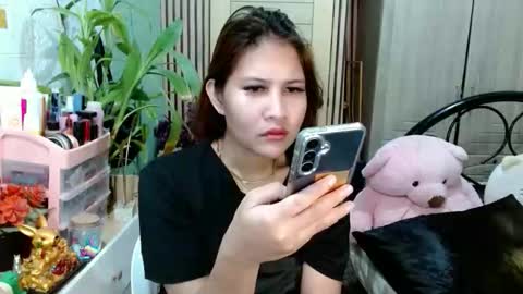 SHENA  online show from December 1, 2025, 3:06 pm