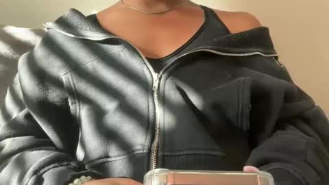 Snapshot of tsj777 chatting on November 18, 2025, 8:13 pm tsj777 online show from November 18, 2025, 8:13 pm