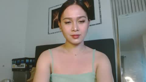 Snapshot of tsnathaliasilvana chatting on January 17, 2025, 2:28 pm Bella Ratbu online show from January 17, 2025, 2:28 pm