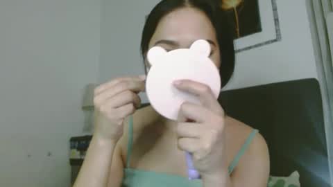 Snapshot of tsnathaliasilvana chatting on January 20, 2025, 3:39 pm Bella Ratbu online show from January 20, 2025, 3:39 pm