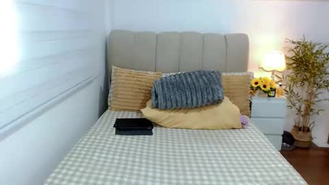 Graciella online show from October 20, 2025, 5:19 am