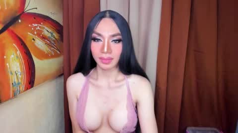 Queen Selena online show from September 23, 2025, 7:22 am