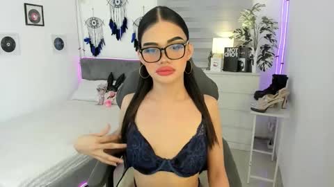 Snapshot of tstoni_talks chatting on October 6, 2025, 6:05 pm tstoni_talks online show from October 6, 2025, 6:05 pm