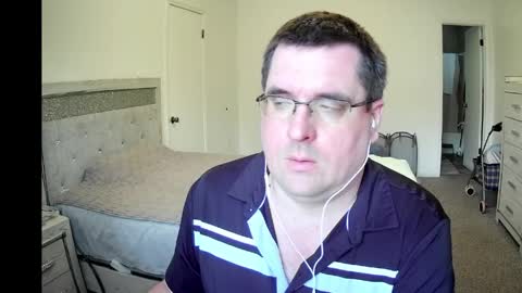 Snapshot of tstwbtsb chatting on April 24, 2026, 8:11 pm tstwbtsb online show from April 24, 2026, 8:11 pm