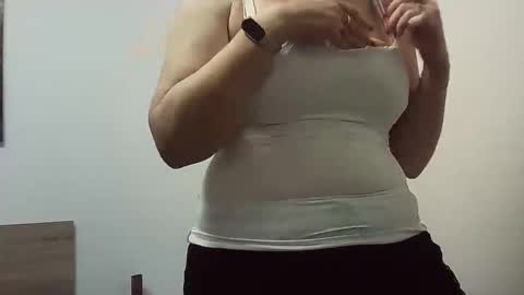 Snapshot of ttrnynela chatting on February 2, 2026, 6:56 am Ttrnynela online show from February 2, 2026, 6:56 am