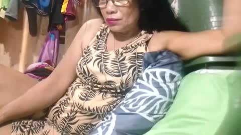 Snapshot of tuchmegently chatting on May 11, 2026, 10:40 pm Mae online show from May 11, 2026, 10:40 pm