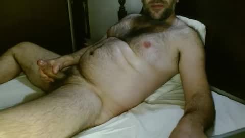 Snapshot of tuga_man_ chatting on April 1, 2026, 10:40 pm tuga man online show from April 1, 2026, 10:40 pm