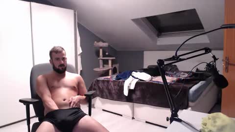 turkishboy_bjk online show from October 13, 2025, 6:41 pm