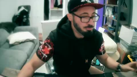 tuscan_taurus online show from January 24, 2025, 11:04 am