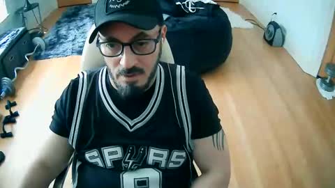 tuscan_taurus online show from April 16, 2026, 7:03 pm