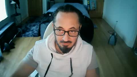 tuscan_taurus online show from April 23, 2026, 10:25 am