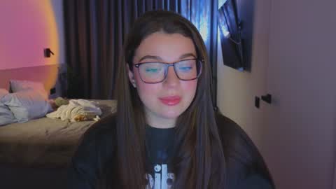 Ariana online show from October 25, 2025, 7:19 pm