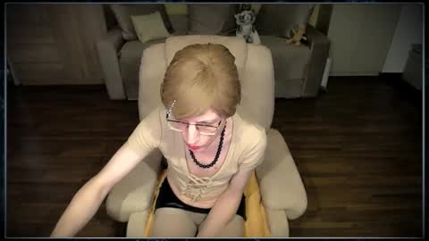 Clementine online show from December 5, 2025, 8:45 am