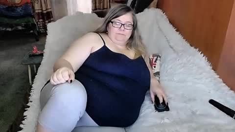 Lana online show from March 11, 2025, 7:48 am