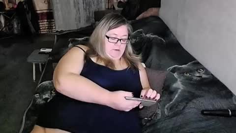 Lana online show from February 22, 2026, 12:01 am