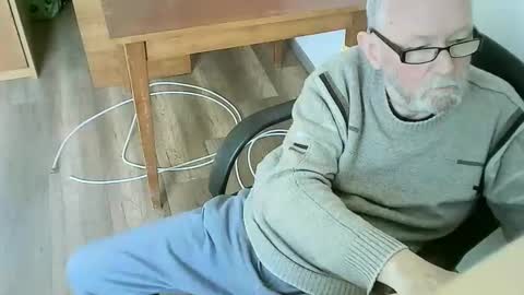 Andy online show from May 18, 2026, 3:51 pm