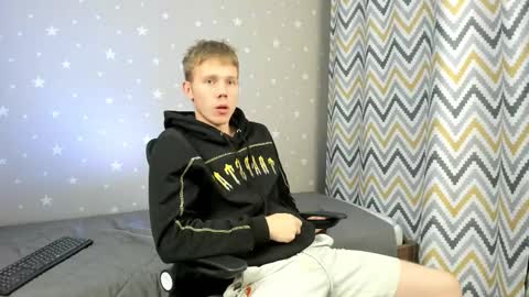 Angus online show from October 19, 2025, 8:31 pm