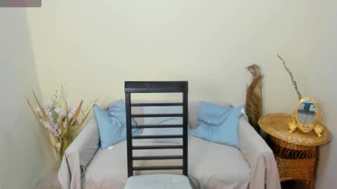 Snapshot of twelveeek chatting on December 21, 2025, 4:14 pm Angus online show from December 21, 2025, 4:14 pm