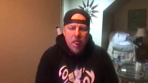 Snapshot of twiinsoul chatting on December 23, 2025, 1:36 am twiinsoul online show from December 23, 2025, 1:36 am