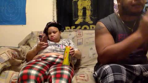 Snapshot of twinandlea chatting on December 5, 2025, 2:53 am Twin and Lea online show from December 5, 2025, 2:53 am