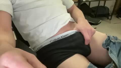 Snapshot of twink27844711 chatting on February 5, 2025, 7:10 pm twink27844711 online show from February 5, 2025, 7:10 pm