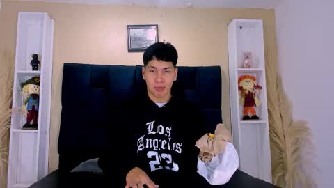 Snapshot of twink_bunny chatting on October 7, 2025, 12:02 pm samu online show from October 7, 2025, 12:02 pm