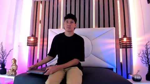 Snapshot of twink_bunny chatting on October 20, 2025, 12:38 pm samu online show from October 20, 2025, 12:38 pm