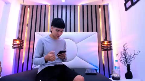 Snapshot of twink_bunny chatting on October 24, 2025, 12:01 pm samu online show from October 24, 2025, 12:01 pm