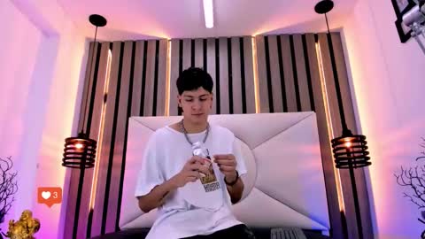 Snapshot of twink_bunny chatting on November 19, 2025, 1:11 pm samu online show from November 19, 2025, 1:11 pm