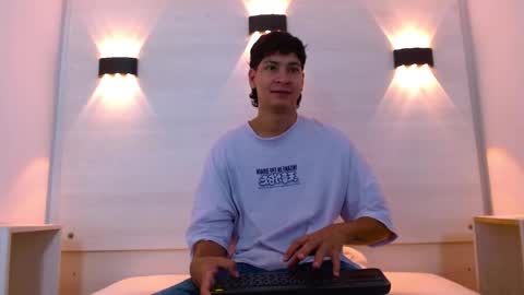 Snapshot of twink_bunny chatting on November 27, 2025, 12:07 pm samu online show from November 27, 2025, 12:07 pm