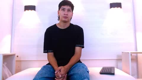 Snapshot of twink_bunny chatting on November 28, 2025, 12:19 pm samu online show from November 28, 2025, 12:19 pm