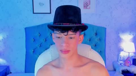 Snapshot of twink_lion chatting on December 15, 2024, 2:16 pm Lion online show from December 15, 2024, 2:16 pm