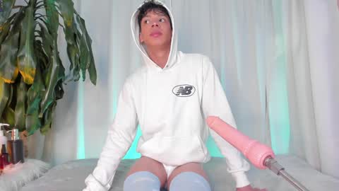Snapshot of twink_lion chatting on January 8, 2025, 12:15 pm Lion online show from January 8, 2025, 12:15 pm