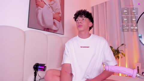 Snapshot of twink_lion chatting on October 1, 2025, 8:48 pm Lion online show from October 1, 2025, 8:48 pm