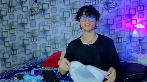 Sebastin online show from May 19, 2026, 12:11 pm