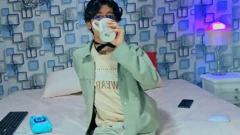 Sebastin online show from May 21, 2026, 12:12 pm