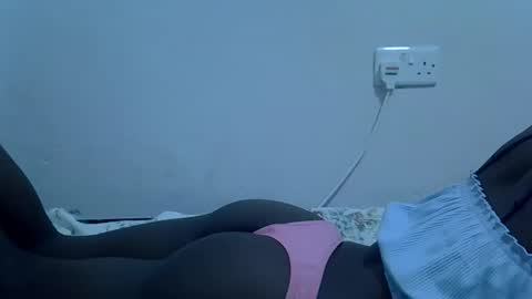 BABY TIA online show from November 5, 2025, 6:35 am