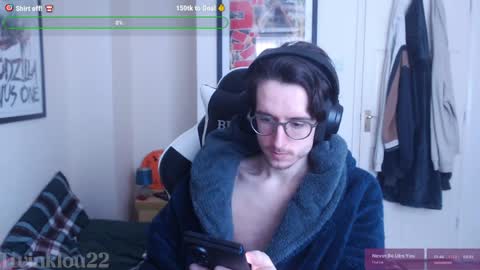 Snapshot of twinklou22 chatting on April 13, 2026, 5:07 pm Lou online show from April 13, 2026, 5:07 pm