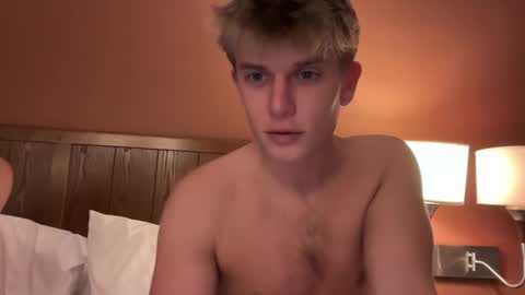 Snapshot of twinkytwunky chatting on January 9, 2026, 4:04 am twinkytwunky online show from January 9, 2026, 4:04 am