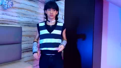 twinslovers_ online show from November 19, 2025, 3:39 am