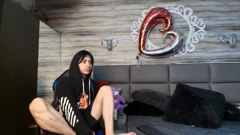 twinslovers_ online show from February 22, 2026, 3:07 am